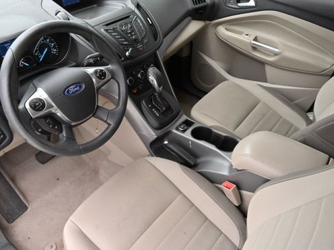 Used 2015 Ford Escape SE image 12