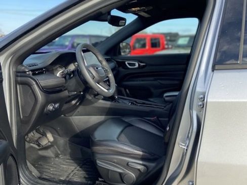 Used 2022 Jeep Compass Altitude image 16