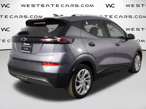 Used 2022 Chevrolet Bolt EUV LT w/ Driver Confidence Package image 43
