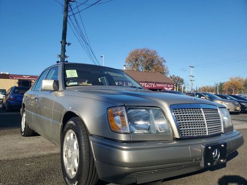 Used 1995 Mercedes-Benz E 320 E 320 4dr Sedan image 8