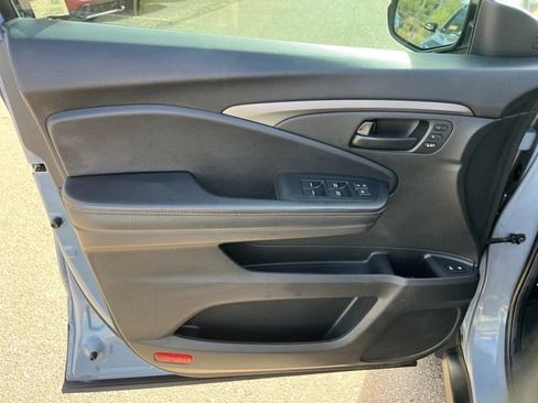 Certified 2022 Honda Pilot TrailSport image 6