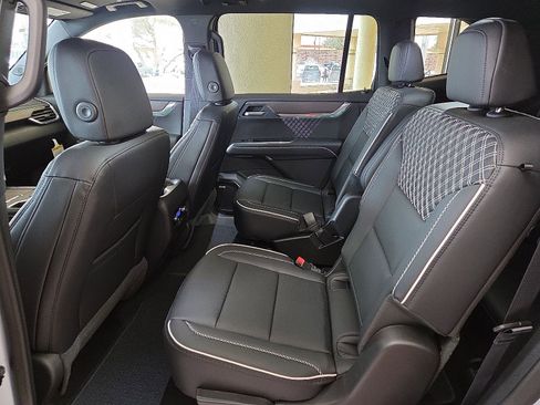 New 2026 GMC Acadia Denali w/ Super Cruise Package FWD image 6
