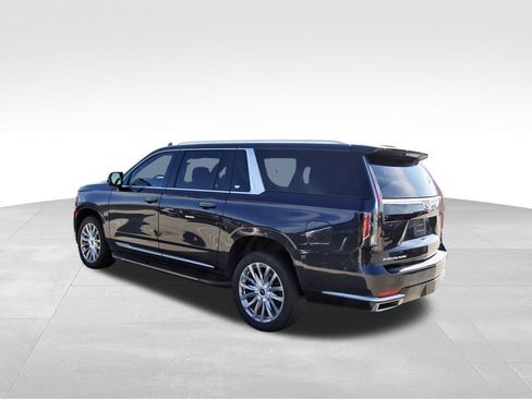 Used 2022 Cadillac Escalade ESV Premium Luxury image 3