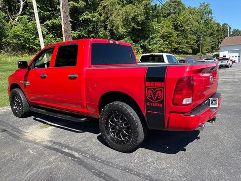 Used 2017 RAM 1500 Express AWD/4WD image 3