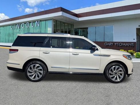 Certified 2024 Lincoln Navigator Reserve image 2