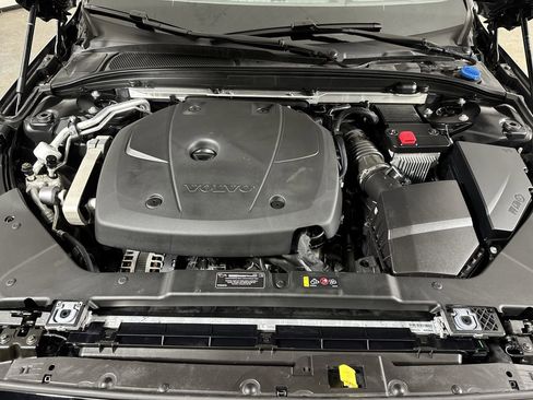 Used 2019 Volvo S60 T6 R-Design image 29