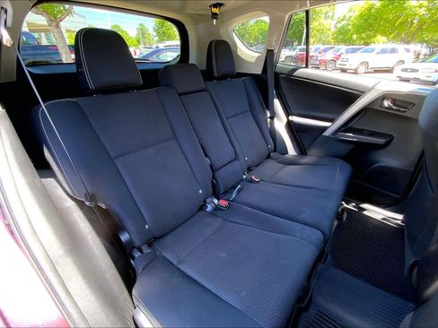 Used 2018 Toyota RAV4 XLE AWD/4WD image 20