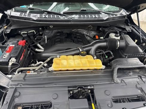 Used 2015 Ford F150 Platinum w/ Equipment Group 701A Luxury image 3