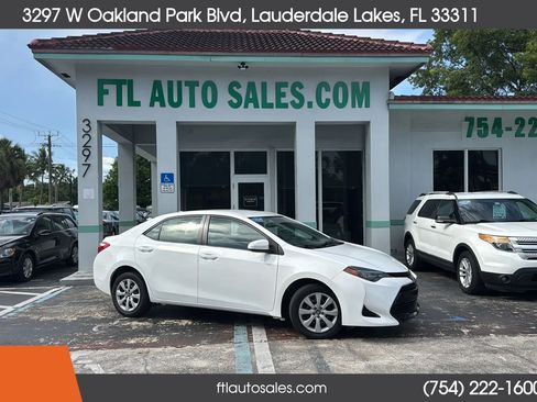 Used 2018 Toyota Corolla LE FWD image 1