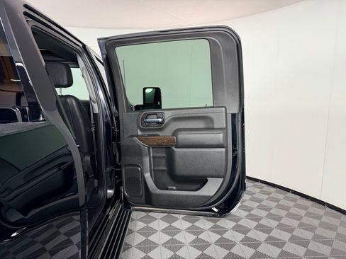 Used 2023 GMC Sierra 2500 Denali image 30