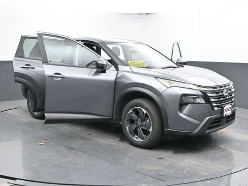 Used 2025 Nissan Rogue SV FWD image 53