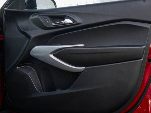 New 2026 Chevrolet Trax RS w/ Sunroof Package image 9