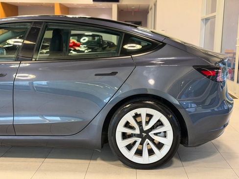 Used 2022 Tesla Model 3 Long Range AWD/4WD image 9