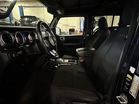 Used 2022 Jeep Wrangler Unlimited Sahara image 9