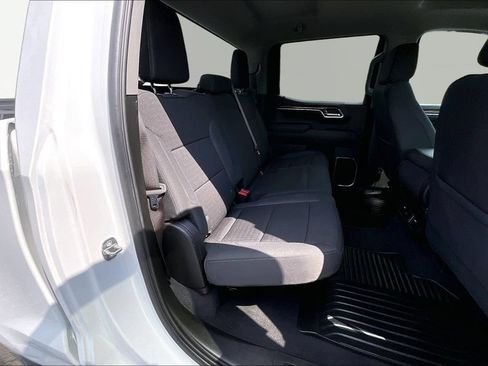 Used 2023 Chevrolet Silverado 1500 LT AWD/4WD image 29