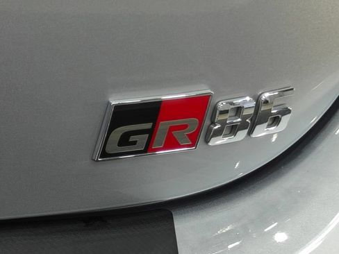 Used 2023 Toyota GR86 w/ ALL Weather Mat Package (TMS) RWD image 42