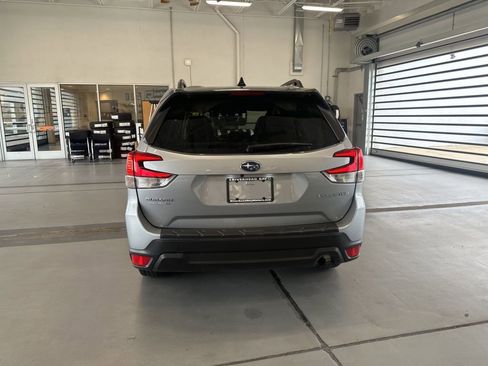 Used 2024 Subaru Forester Premium image 4