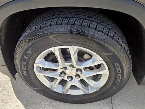 Used 2021 Chevrolet Traverse LT FWD image 9