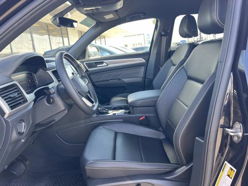 Certified 2022 Volkswagen Atlas Cross Sport SE image 19