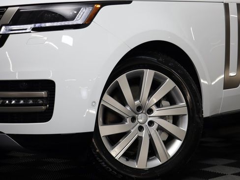 New 2025 Land Rover Range Rover SE image 4