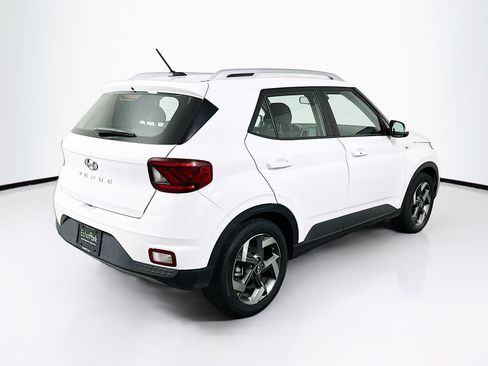 Used 2025 Hyundai Venue SEL FWD image 9