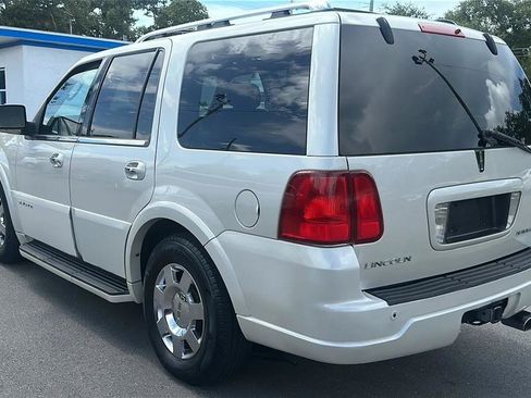 Used 2005 Lincoln Navigator Luxury AWD/4WD image 10