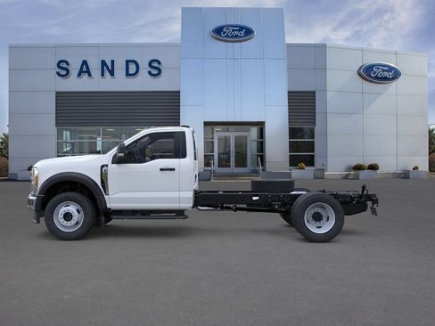 New 2025 Ford F550 4x4 Regular Cab Super Duty image 3