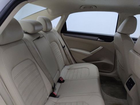 Used 2015 Volkswagen Passat 1.8T SE image 19