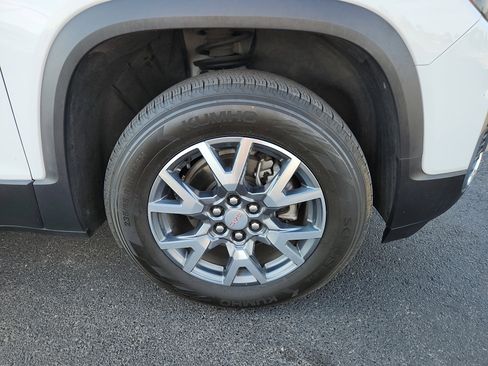 Used 2023 GMC Acadia SLT image 9