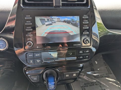 Used 2021 Toyota Prius LE image 23