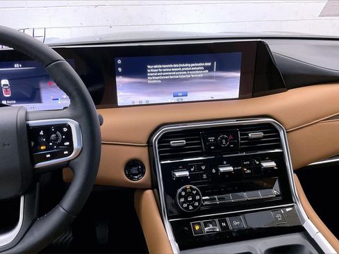 New 2026 Nissan Armada SL w/ Captain's Chari Seat Package image 6