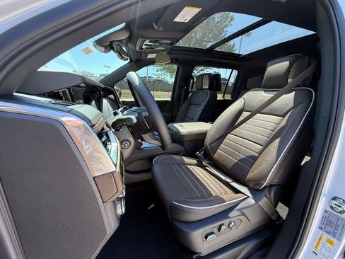 New 2026 GMC Yukon XL Denali Ultimate w/ LPO, Illumination Package AWD/4WD image 5