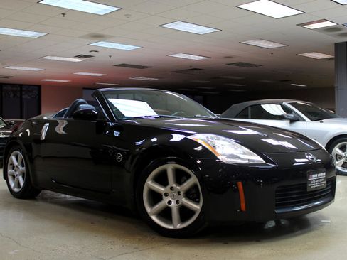 Used 2004 Nissan 350Z Touring image 25
