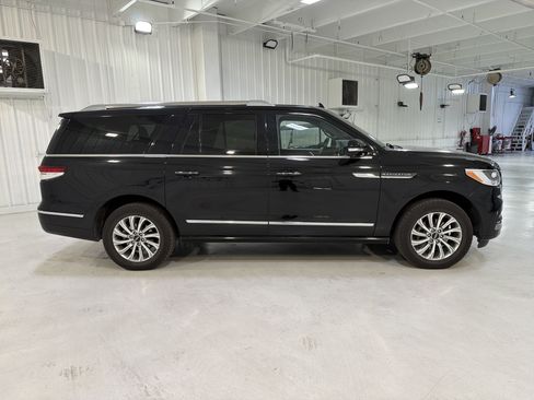 Used 2024 Lincoln Navigator L 4WD image 6