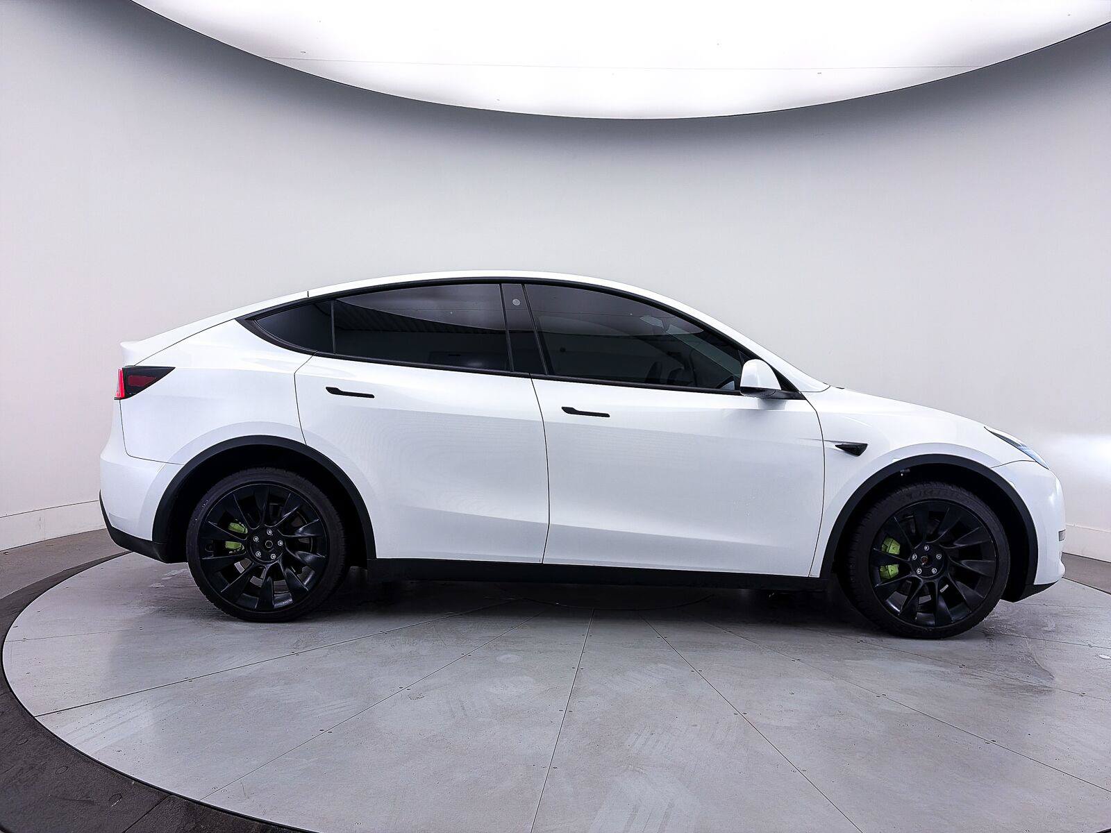 Used 2023 Tesla Model Y Long Range AWD/4WD image 38