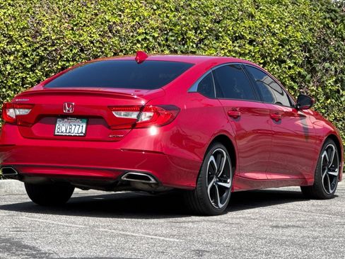 Used 2018 Honda Accord Sport image 4