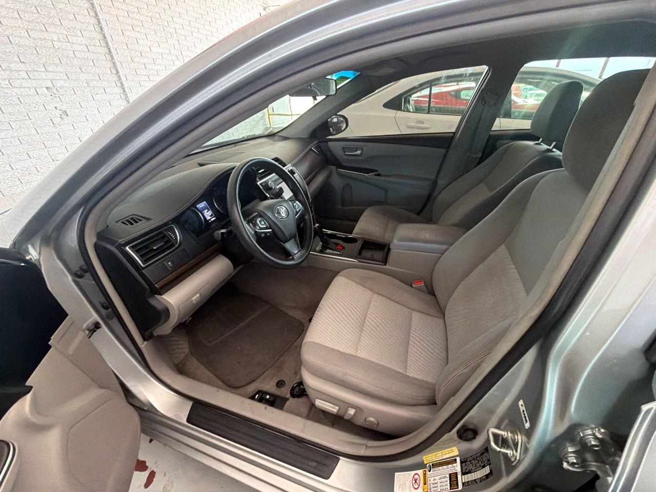 Used 2017 Toyota Camry LE FWD image 4