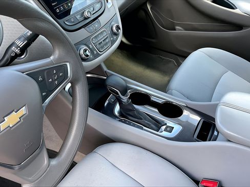 Used 2024 Chevrolet Malibu LT FWD image 15