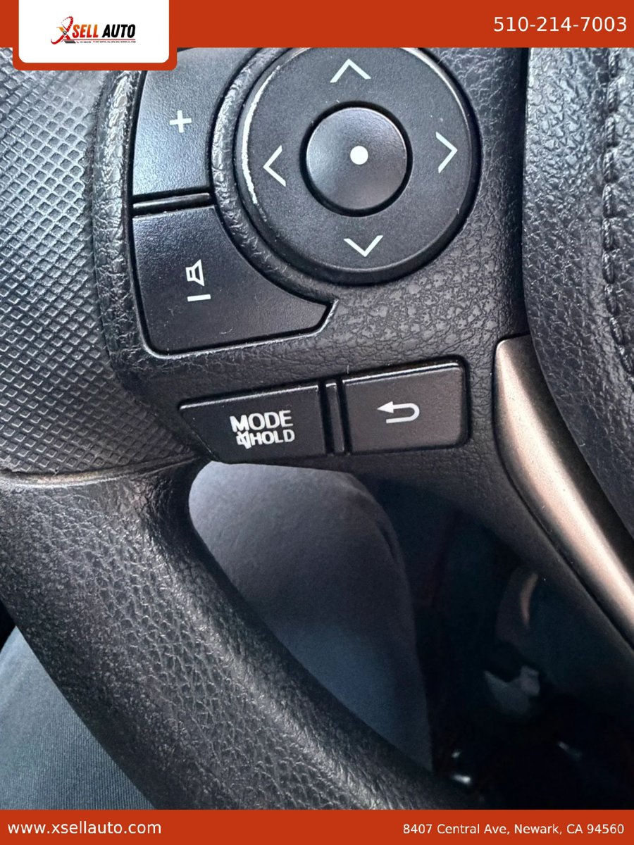 Used 2015 Toyota RAV4 LE FWD image 14