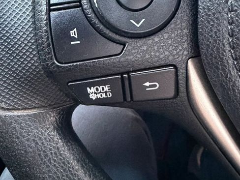 Used 2015 Toyota RAV4 LE FWD image 14