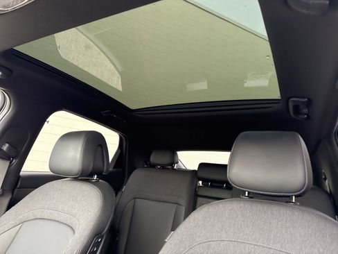 Used 2025 Genesis GV60 RWD image 36