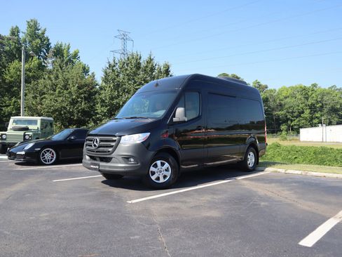 Used 2021 Mercedes-Benz Sprinter 2500 image 6