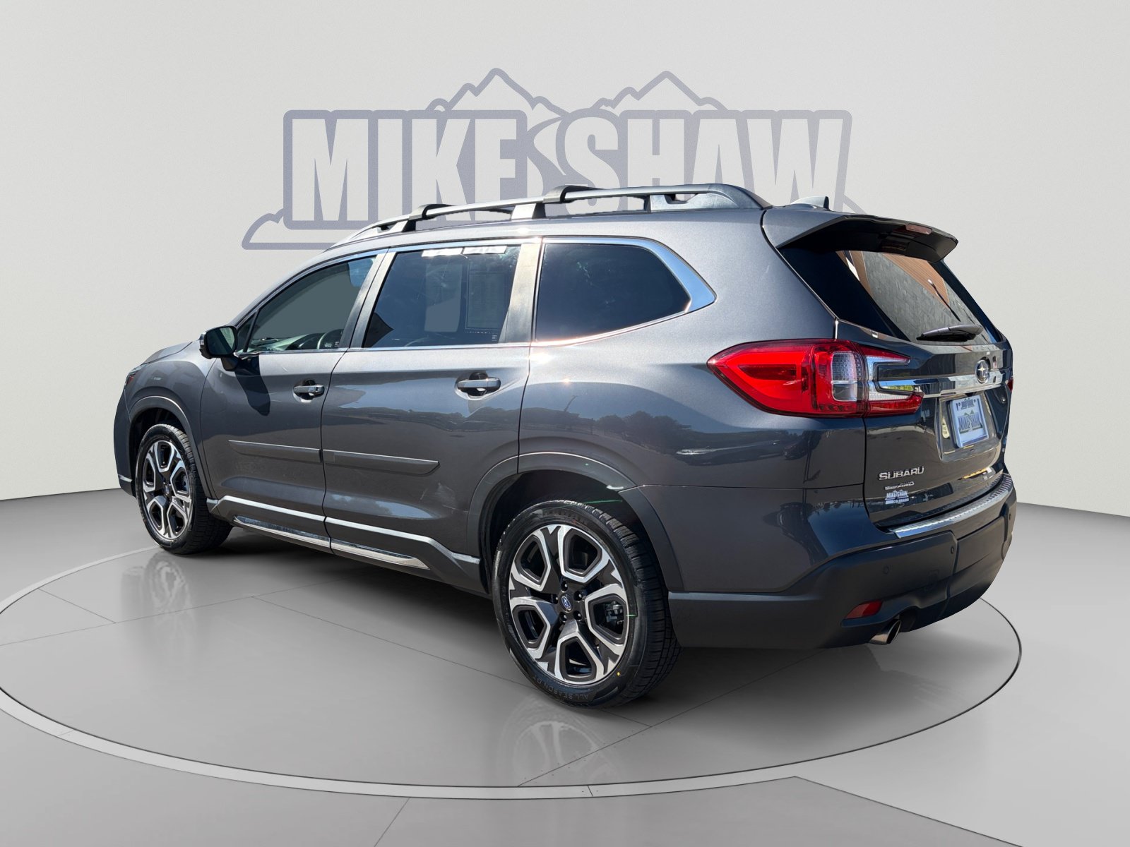 Used 2023 Subaru Ascent Limited w/ Technology Package AWD/4WD image 3