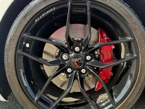 Used 2025 Chevrolet Corvette Z06 RWD image 9