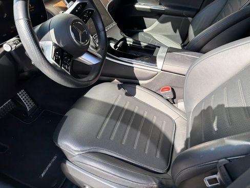 Used 2025 Mercedes-Benz GLC 350e 4MATIC image 6