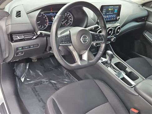 Used 2022 Nissan Sentra SV image 10