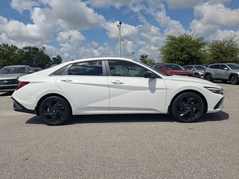 New 2026 Hyundai Elantra SEL Sport image 2