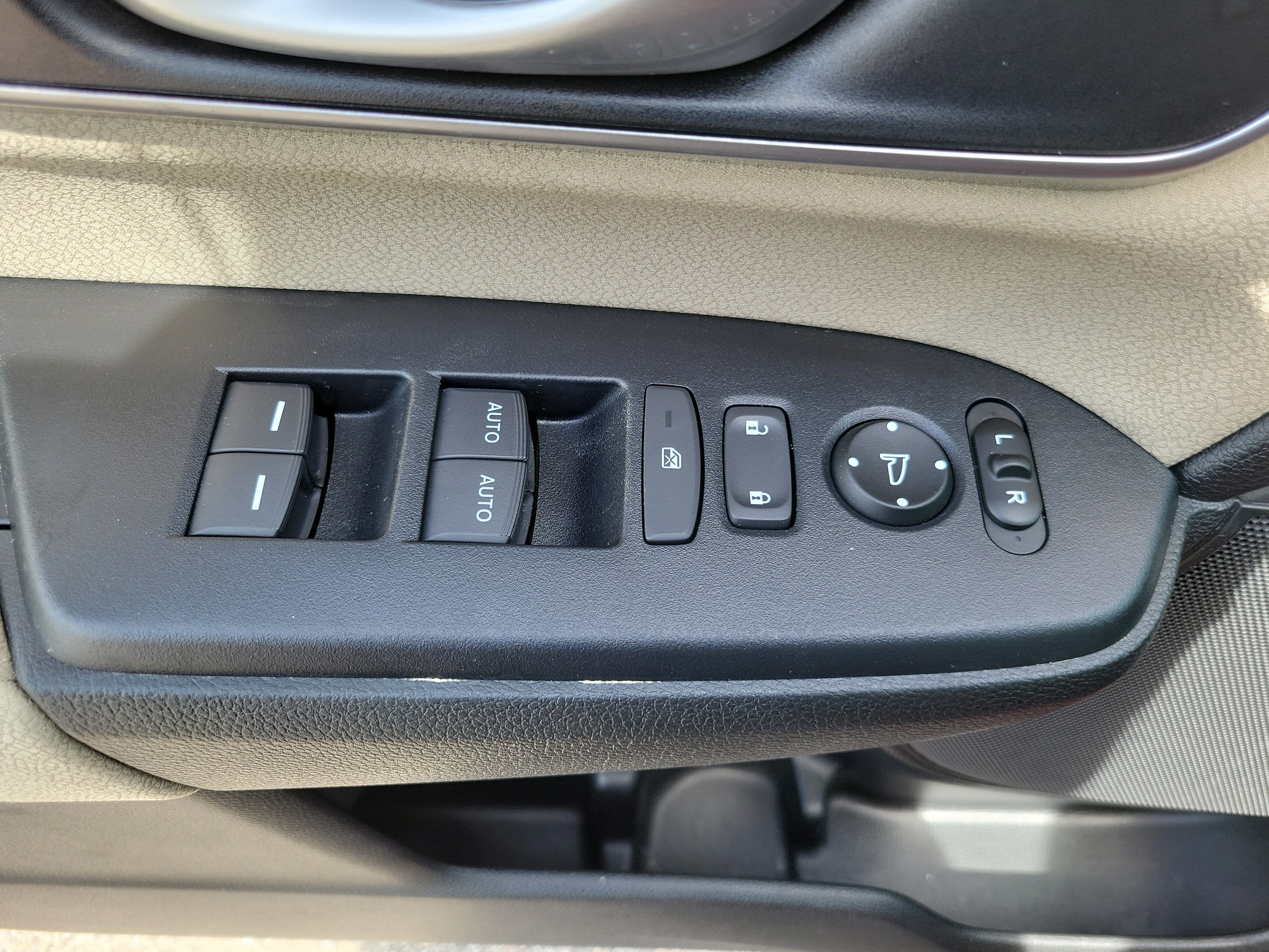 Used 2019 Honda CR-V EX image 32