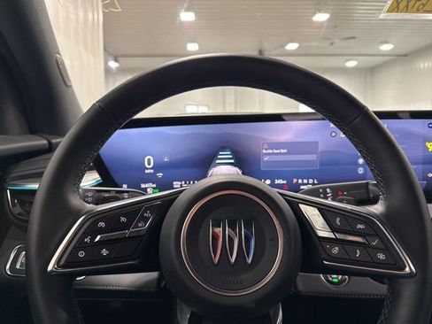 Used 2025 Buick Enclave Preferred image 15