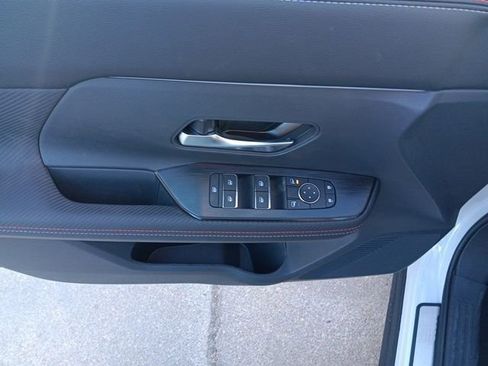 New 2026 Nissan Kicks SR w/ Illumination Package image 28